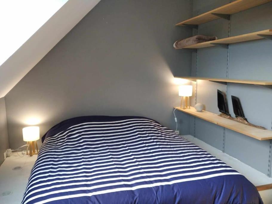 L Etablissement Gold Beach Propose 1 Hebergement , Maison 80M2 Avec Terrain 500M2, Parking Prive A 4 Min Du Port Artificiel D Arromanches, Services Accueil Personnalise, Lits Faits, Serviettes, Menage, Netflix, Wifi Ryes Buitenkant foto