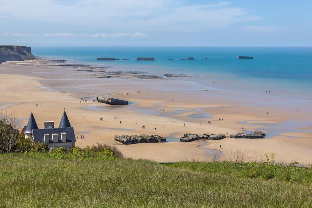 L Etablissement Gold Beach Propose 1 Hebergement , Maison 80M2 Avec Terrain 500M2, Parking Prive A 4 Min Du Port Artificiel D Arromanches, Services Accueil Personnalise, Lits Faits, Serviettes, Menage, Netflix, Wifi Ryes Buitenkant foto