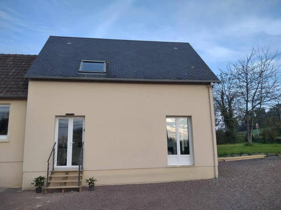 L Etablissement Gold Beach Propose 1 Hebergement , Maison 80M2 Avec Terrain 500M2, Parking Prive A 4 Min Du Port Artificiel D Arromanches, Services Accueil Personnalise, Lits Faits, Serviettes, Menage, Netflix, Wifi Ryes Buitenkant foto