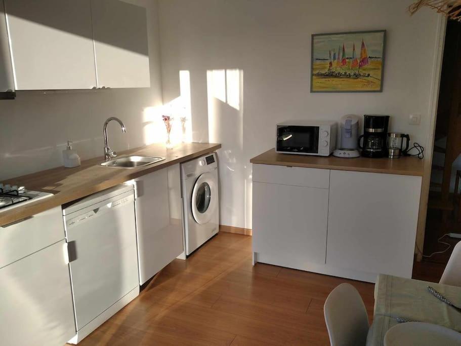 L Etablissement Gold Beach Propose 1 Hebergement , Maison 80M2 Avec Terrain 500M2, Parking Prive A 4 Min Du Port Artificiel D Arromanches, Services Accueil Personnalise, Lits Faits, Serviettes, Menage, Netflix, Wifi Ryes Buitenkant foto