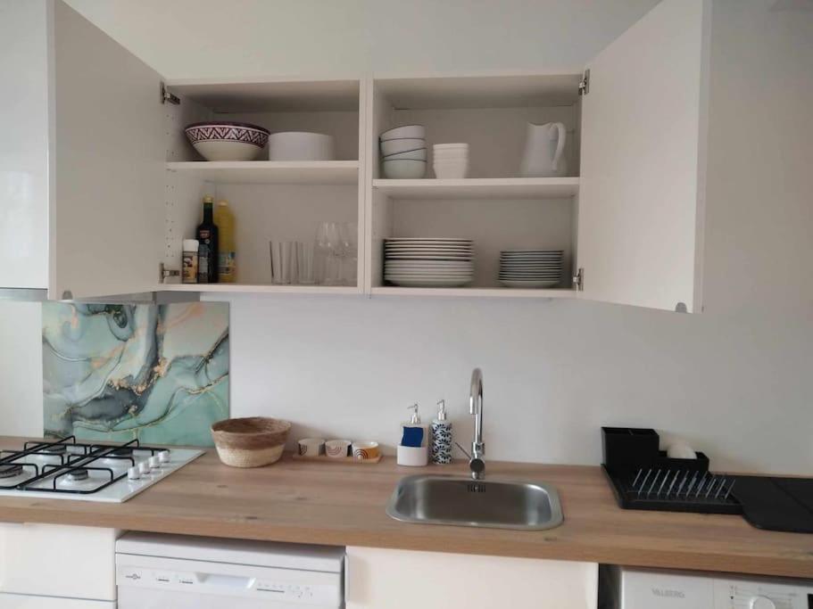 L Etablissement Gold Beach Propose 1 Hebergement , Maison 80M2 Avec Terrain 500M2, Parking Prive A 4 Min Du Port Artificiel D Arromanches, Services Accueil Personnalise, Lits Faits, Serviettes, Menage, Netflix, Wifi Ryes Buitenkant foto