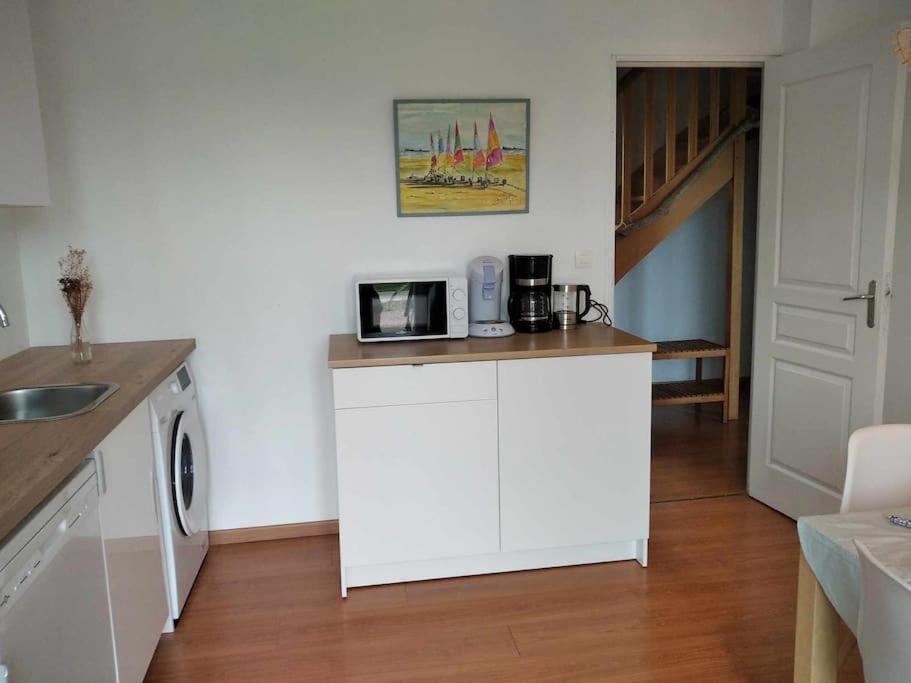 L Etablissement Gold Beach Propose 1 Hebergement , Maison 80M2 Avec Terrain 500M2, Parking Prive A 4 Min Du Port Artificiel D Arromanches, Services Accueil Personnalise, Lits Faits, Serviettes, Menage, Netflix, Wifi Ryes Buitenkant foto