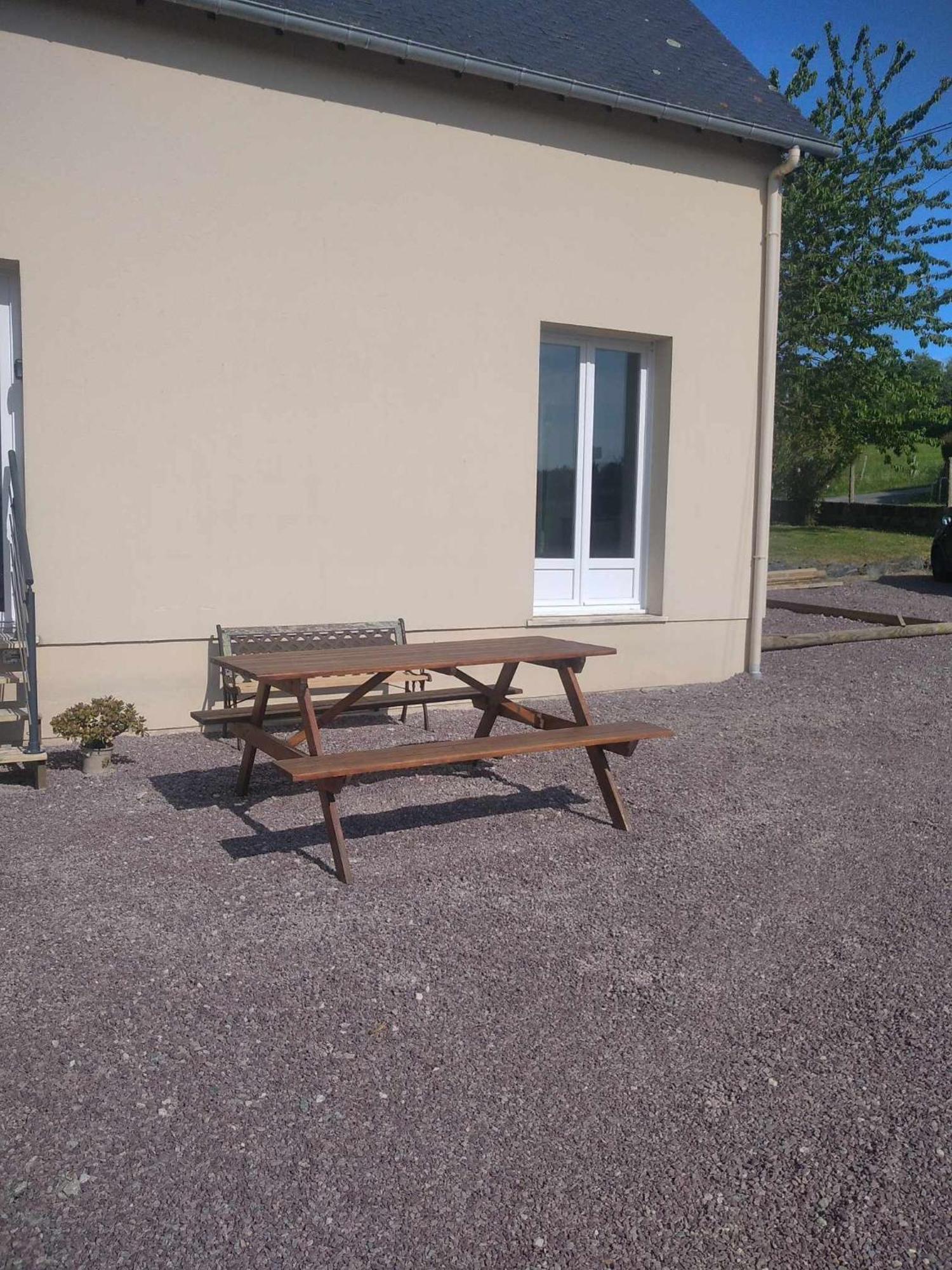 L Etablissement Gold Beach Propose 1 Hebergement , Maison 80M2 Avec Terrain 500M2, Parking Prive A 4 Min Du Port Artificiel D Arromanches, Services Accueil Personnalise, Lits Faits, Serviettes, Menage, Netflix, Wifi Ryes Buitenkant foto